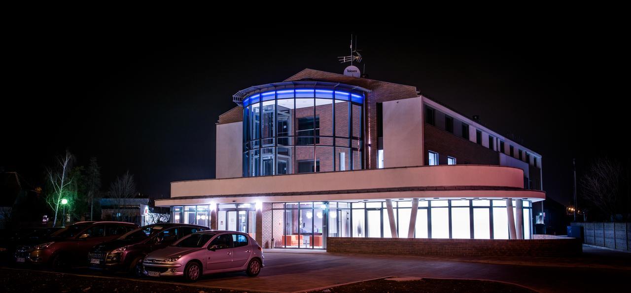 Hotel Kosma Kozmin المظهر الخارجي الصورة