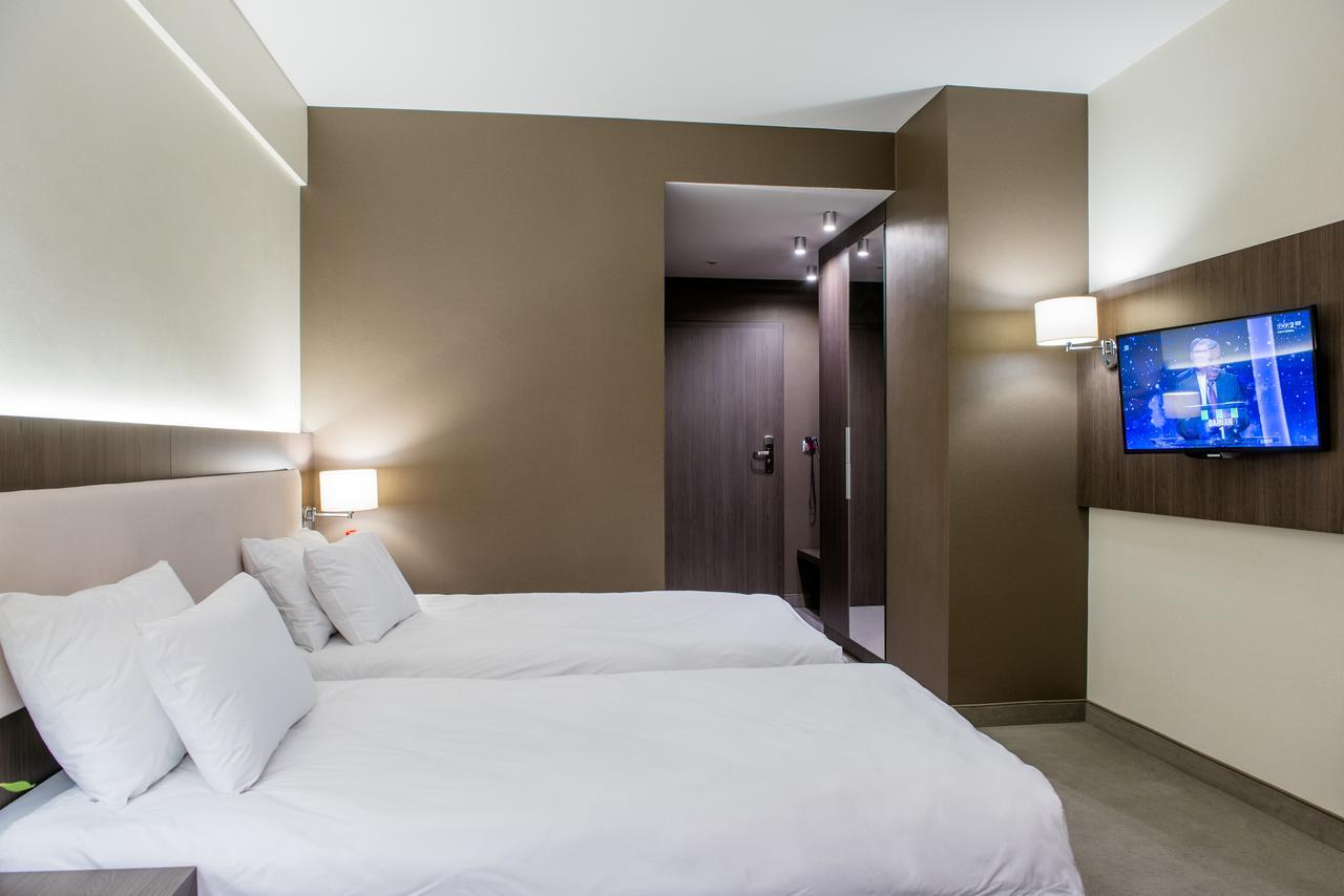 Hotel Kosma Kozmin المظهر الخارجي الصورة