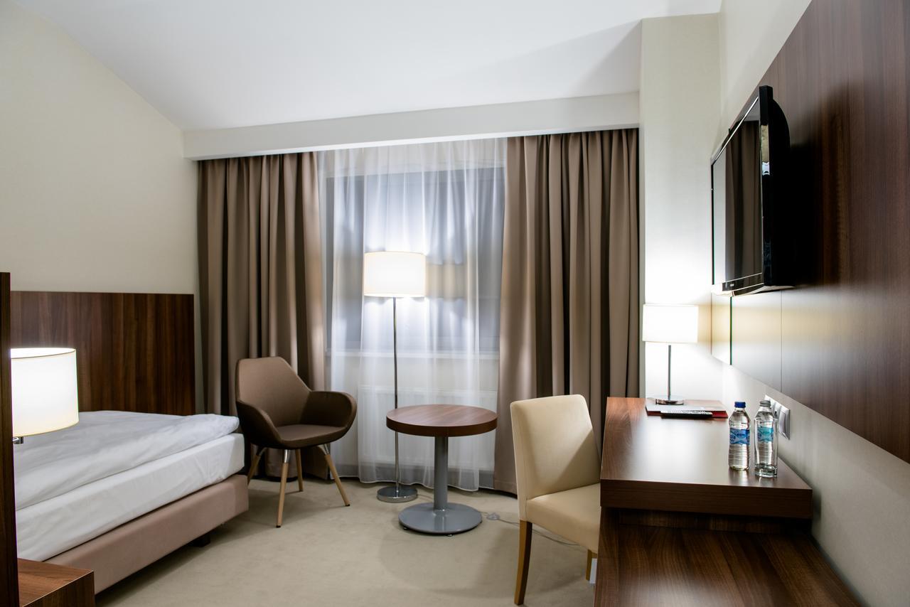 Hotel Kosma Kozmin المظهر الخارجي الصورة
