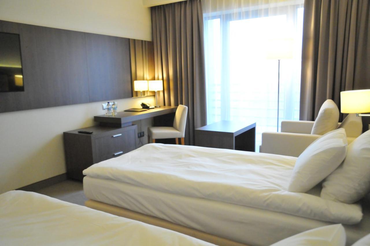 Hotel Kosma Kozmin المظهر الخارجي الصورة