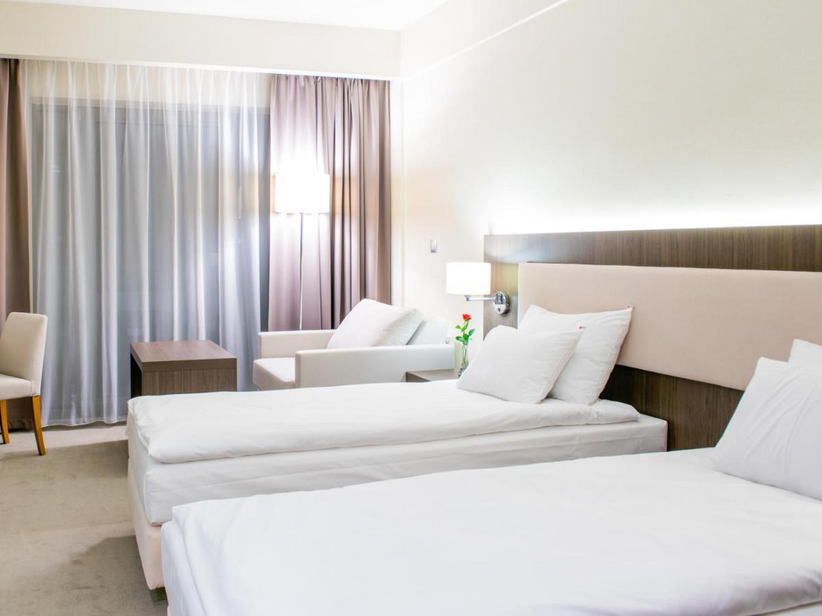 Hotel Kosma Kozmin المظهر الخارجي الصورة