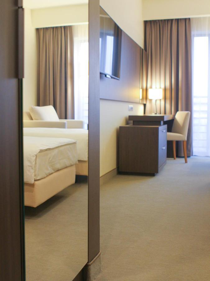 Hotel Kosma Kozmin المظهر الخارجي الصورة